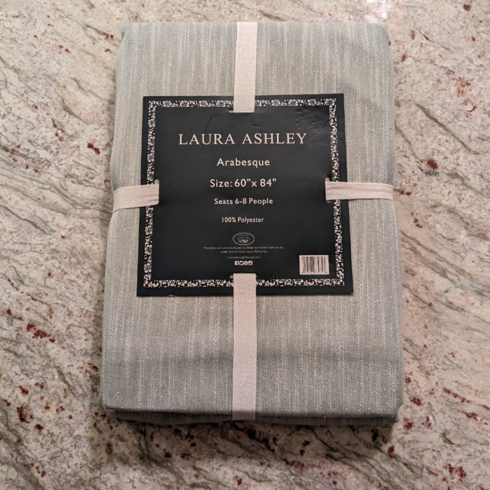 New LAURA ASHLEY Arabesque Sage Green Tablecloth Size 60" x 84" Metallic Sparkle